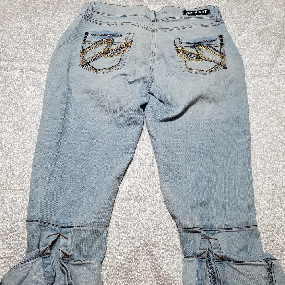 Red Rivet Light Blue Cropped Jeans Size 9